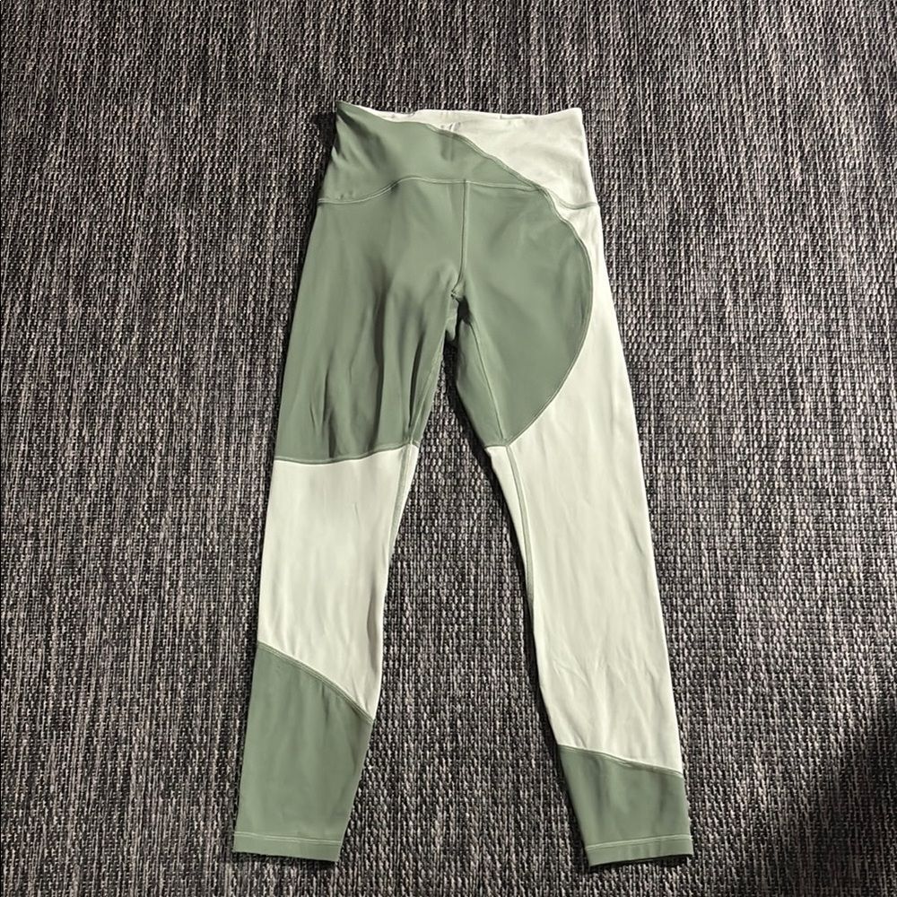 Lululemon Legging Nulu Colour Block High Rise Tight 24” Green Twill Fern Size 4